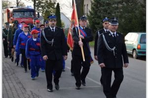 Nowy samochód ratowniczo-gaśniczy dla OSP Niedźwiedź