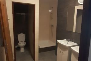 8. Zakończono remont łazienek w trzech segmentach Internatu we Wroniu