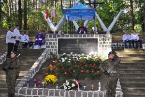 2. Uroczystości patriotyczno - religijne w Łopatkach