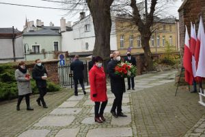 9. Złożenie kwiatów pod Pomnikiem Towarzystwa Gimnastycznego „Sokół”