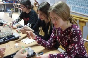 Uczniowie ZSO w "Centrum Chemii w Małej Skali" (4)