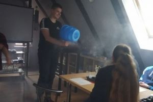 Uczniowie ZSO w "Centrum Chemii w Małej Skali" (13)