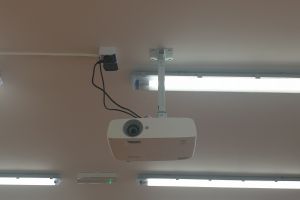Nowy sprzęt komputerowy i multimedialny w ZS w Wąbrzeźnie (3)
