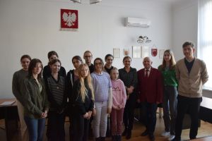 Młodzież ze szkół z terenu powiatu na spotkaniu w Starostwie (1)