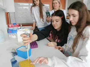 Uczniowie ZSO poznają UMK (3)