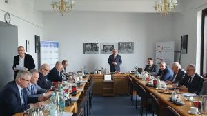 Starostowie podczas obrad Zarządu Związku Powiatów Polskich