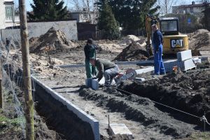 Stan budowy boisk przyszkolnych na dzień 29 marca (9)
