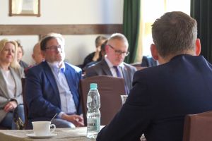 Spotkanie z Parlamentarzystami w Wąbrzeskim Domu Kultury (16)