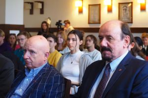 Uczestnicy debaty oksfordzkiej w Wąbrzeskim Domu Kultury (7)