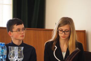 Uczestnicy debaty oksfordzkiej w Wąbrzeskim Domu Kultury (10)