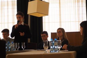 Uczestnicy debaty oksfordzkiej w Wąbrzeskim Domu Kultury (11)