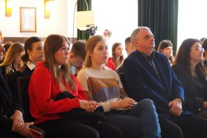 Uczestnicy debaty oksfordzkiej w Wąbrzeskim Domu Kultury (12)