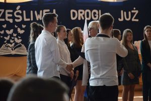 Uczestnicy zakończenia roku szkolnego maturzystow w ZS w Wąbrzeźnie (47)