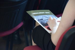 Uczestnicy pożegnania maturzystów w liceum ogólnokształcącym (29)