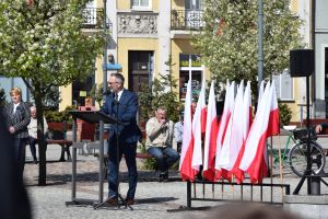 Uczestnicy obchodów narodowego swieta 3 maja (19)