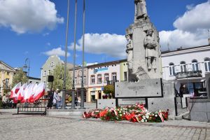 Uczestnicy obchodów narodowego swieta 3 maja (49)