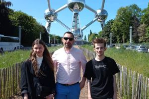 Uczniowie biorący udział w wycieczce do brukseli (10)