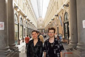 Uczniowie biorący udział w wycieczce do brukseli (11)