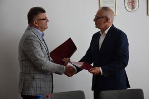 podpisanie umowy na przebudowę dróg (4)