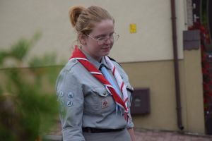 SKŁADANIE KWIATÓW POD OBELISKIEM NA UL. GÓRNEJ (5)