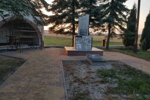 pomnik w kurkocinie (1)