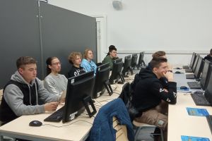 uczniowie podczas wykładów otwartych na politechnice (3)