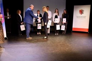Gala wręczenia nagród dla laureatów konkursu pn. Oni tworzyli naszą historię (8)