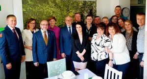 Dyrektor Placówki Opiekuńczno-Wychowawczej wraz z pracownikami oraz Starosta Wąbrzeski, Wicestarosta, Przewodniczący Rady...