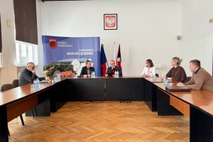 Podpisanie umowy na przebudowę drogi powiatowej nr 1701C Działowo - Stanisławki.