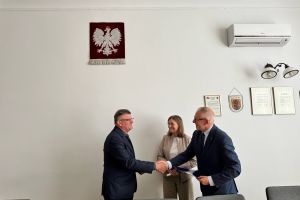 Podpisanie umowy na przebudowę drogi powiatowej nr 1424C Rywałd-Dębowa Łąka