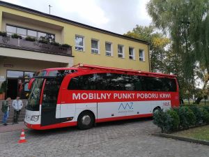 Specjalistyczny ambulans do pobierania krwi.