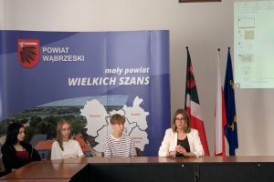 Uczniowie ZSO w Wąbrzeźnie na "Lekcjach w Starostwie"