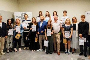 Podsumowanie powiatowego konkursu "Wąbrzeźno - moje miejsce na ziemi" w bibliotece