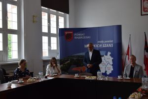 Uroczystość wręczenia aktów nadania stopnia awansu zawodowego nauczycielom z powiatu wąbrzeskiego