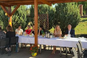 Piknik Rodzinny i Przegląd Twórczości Osób Niepełnosprawnych "Razem w rutmie szczęścia" w DPS w Wąbrzeźnie