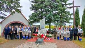 Uroczystość patriotyczno-religijna pod Pomnikiem Pomordowanych w Kurkocinie
