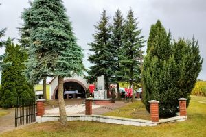 Uroczystość patriotyczno-religijna pod Pomnikiem Pomordowanych w Kurkocinie