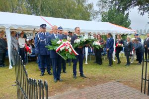 Uroczystość patriotyczno-religijna pod Pomnikiem Pomordowanych w Kurkocinie