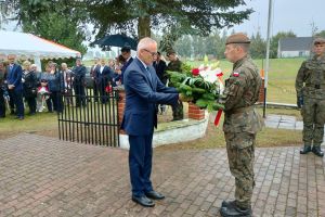 Uroczystość patriotyczno-religijna pod Pomnikiem Pomordowanych w Kurkocinie