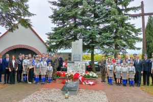 Uroczystość patriotyczno-religijna pod Pomnikiem Pomordowanych w Kurkocinie