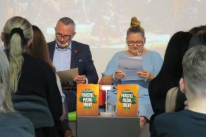 Narodowe Czytanie poezji Jana Kochanowskiego w wąbrzeskiej bibliotece