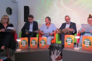 Narodowe Czytanie poezji Jana Kochanowskiego w wąbrzeskiej bibliotece