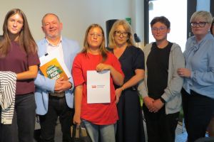 Narodowe Czytanie poezji Jana Kochanowskiego w wąbrzeskiej bibliotece