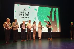 Wręczenie nagród w ramach 23. edycji Święta Drzewa w Warszawie w konkursach: Drzewo Roku i Czarodziejskie Drzewo