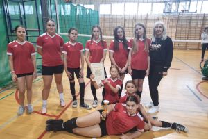 Powiatowe Igrzyska Dzieci w piłce siatkowej dziewcząt i chłopców