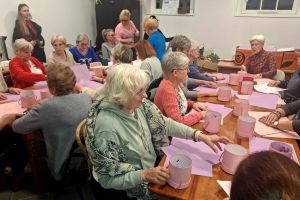 Warsztaty florystyczne w Klubie Seniora "Zawsze aktywni"