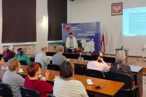 Spotkanie w starostwie pod nazwą „Kiedy głowa krzyczy STOP: relacje, które męczą, i uzależnienia, które obiecują reset”