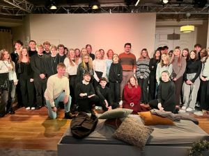 Uczniowie podczas warsztatów "Poznaj teatr" Teatrze im. Wilama Horzycy w Toruniu