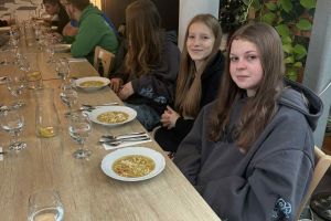 Wycieczki uczniów Zespołu Szkół w Wąbrzeźnie w ramach projektu "Wyjście z klasą"