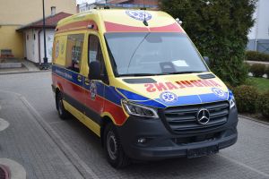Uroczyste przekazanie nowoczesnego ambulansu dla wąbrzeskiego Zespołu Ratownictwa Medycznego